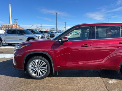 2023 Toyota Highlander Hybrid Platinum