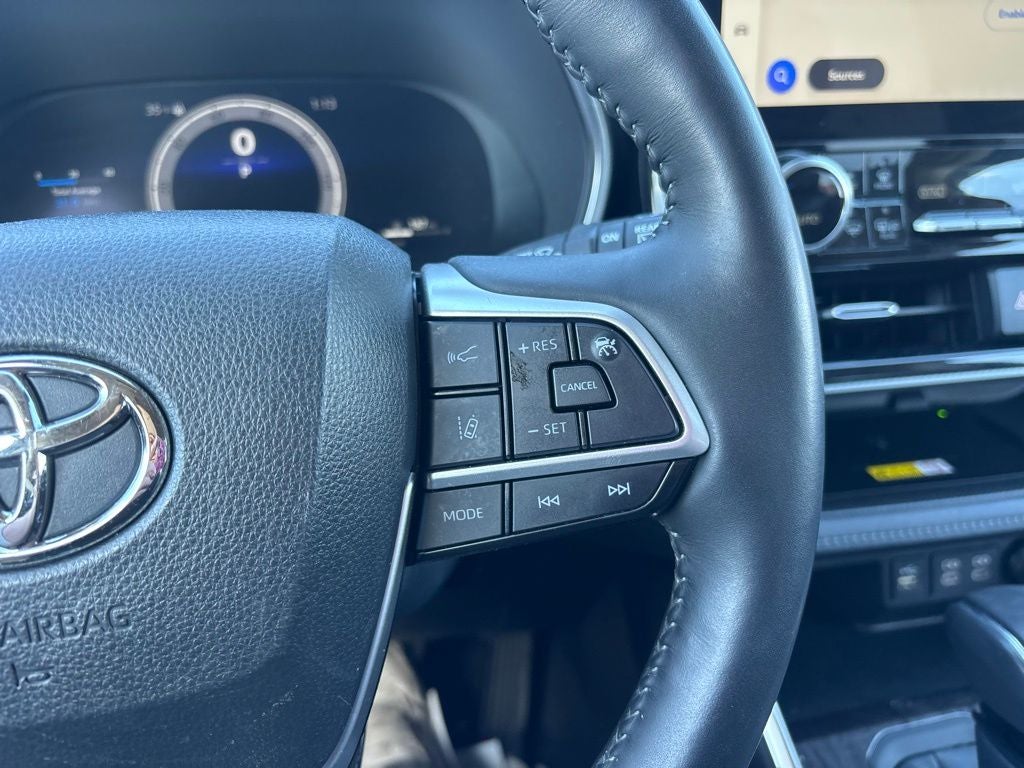 2023 Toyota Highlander Hybrid Platinum