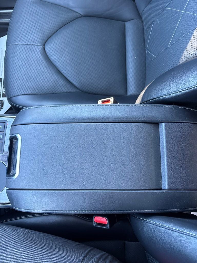 2023 Toyota Highlander Hybrid Platinum