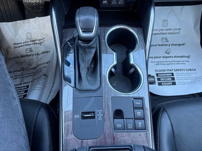 2023 Toyota Highlander Hybrid Platinum