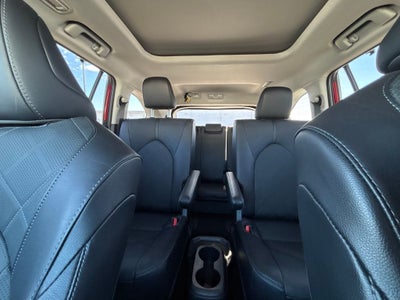 2023 Toyota Highlander Hybrid Platinum