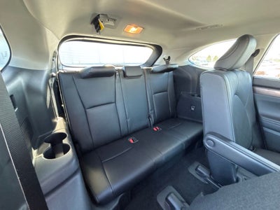 2023 Toyota Highlander Hybrid Platinum