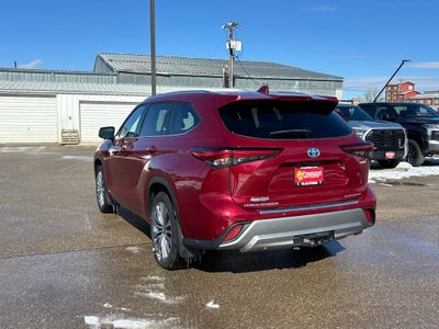 2023 Toyota Highlander Hybrid Platinum