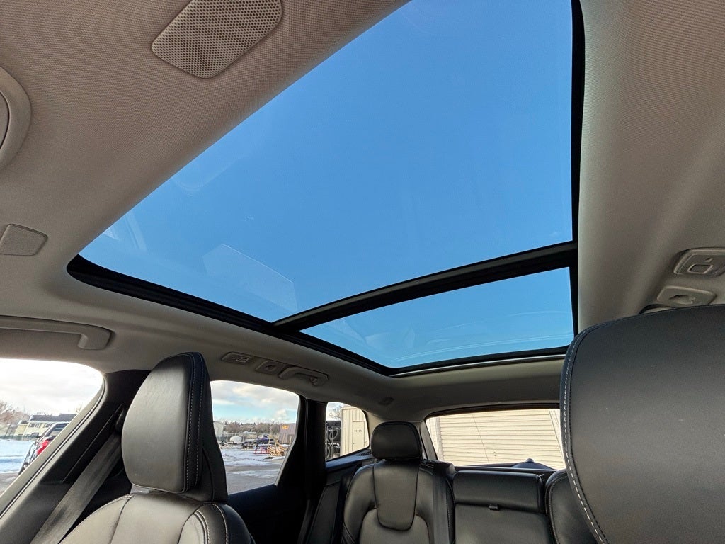 2023 Volvo XC60 Recharge Plug-In Hybrid Ultimate