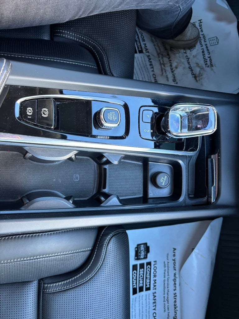 2023 Volvo XC60 Recharge Plug-In Hybrid Ultimate