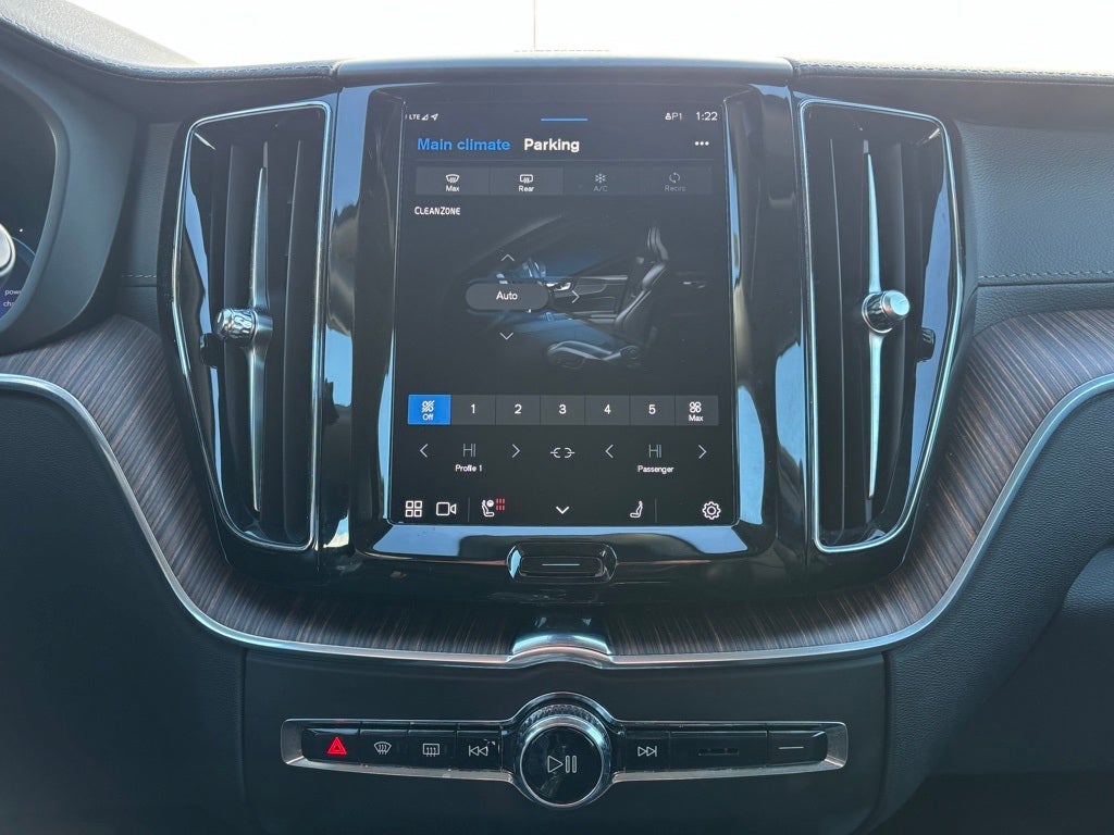 2023 Volvo XC60 Recharge Plug-In Hybrid Ultimate