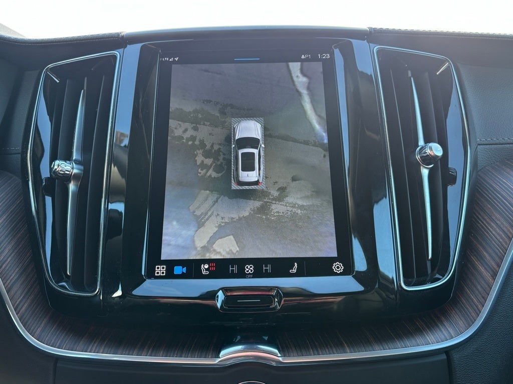 2023 Volvo XC60 Recharge Plug-In Hybrid Ultimate
