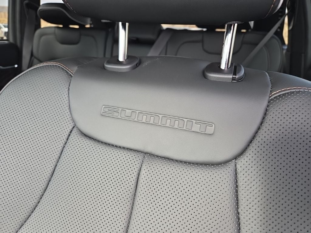 2025 Jeep Grand Cherokee Summit Reserve