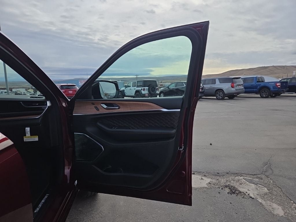 2025 Jeep Grand Cherokee Summit Reserve