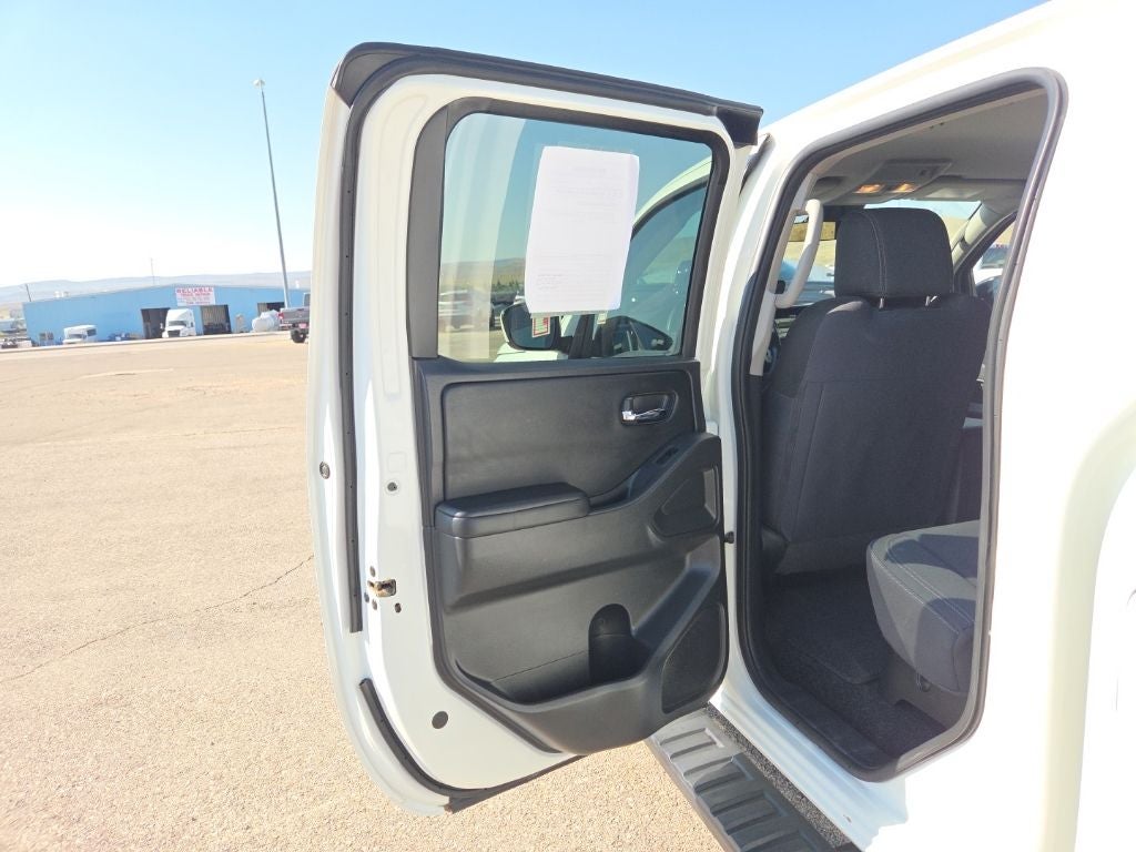 2025 Nissan Frontier SV