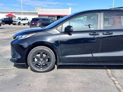 2025 Toyota Sienna XLE AWD
