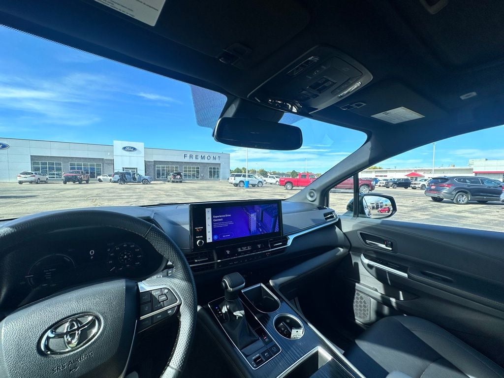 2025 Toyota Sienna XLE AWD