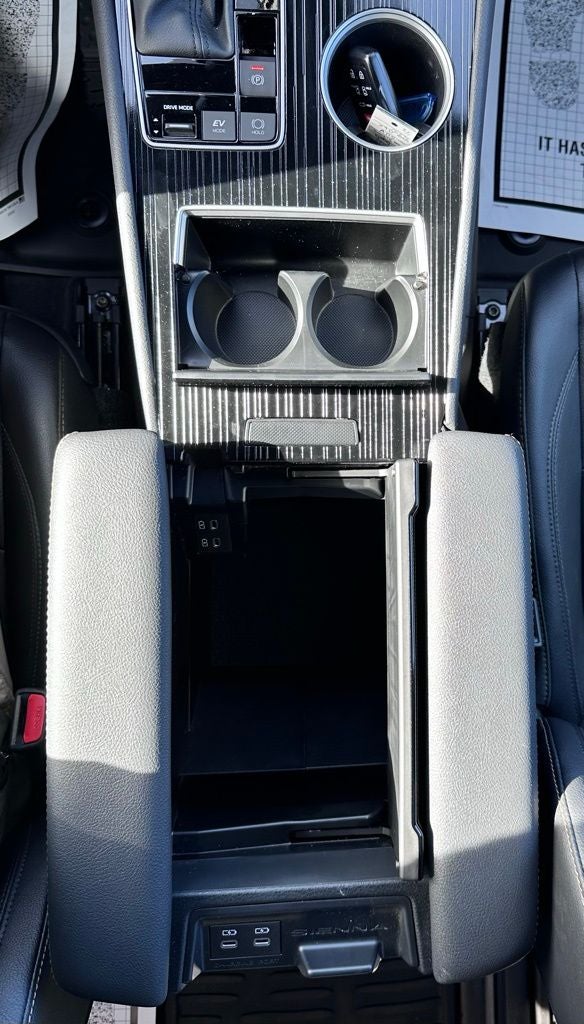 2025 Toyota Sienna XLE AWD