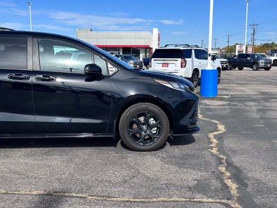 2025 Toyota Sienna XLE AWD