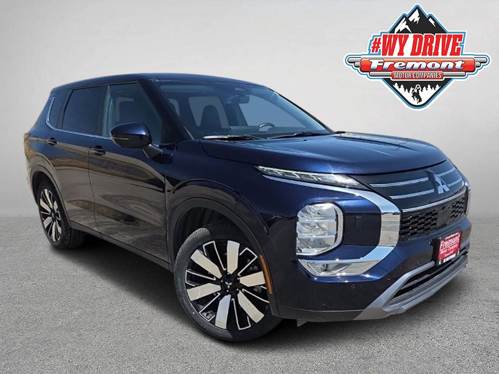 2025 Mitsubishi Outlander Base