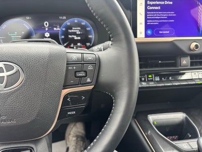 2025 Toyota Crown Signia Limited