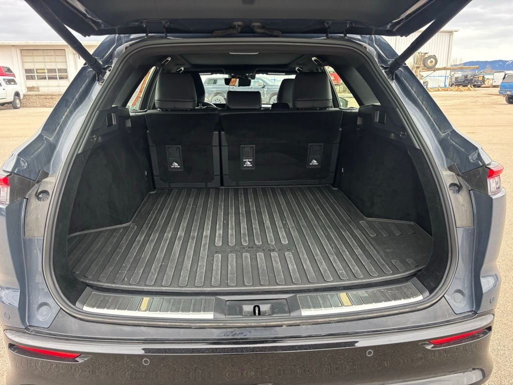 2025 Toyota Crown Signia Limited