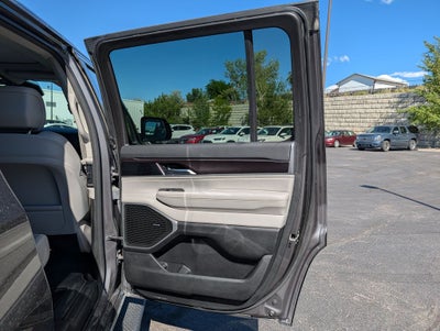 2023 Jeep Wagoneer Base 4x4