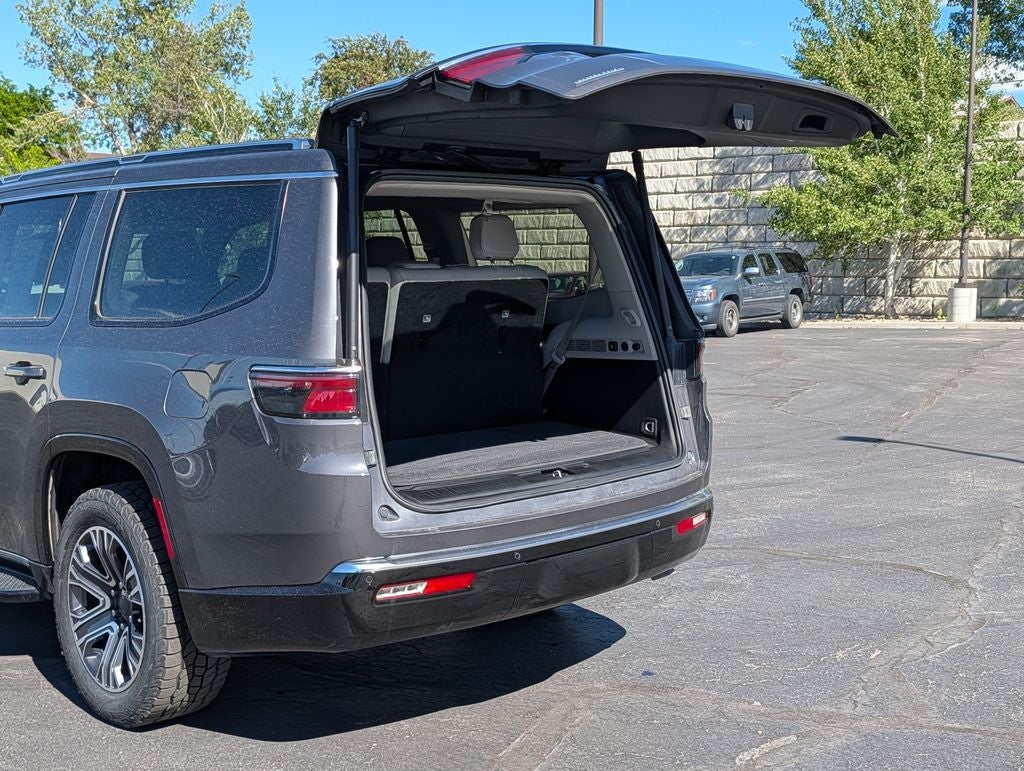 2023 Jeep Wagoneer Base 4x4