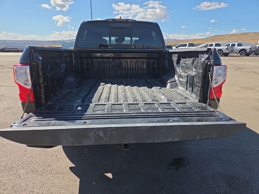 2022 Nissan Titan SV