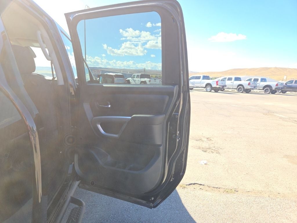 2022 Nissan Titan SV