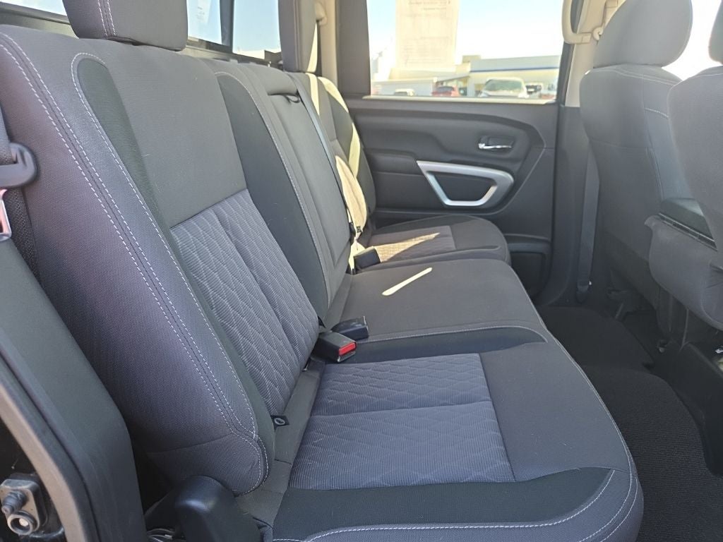 2022 Nissan Titan SV