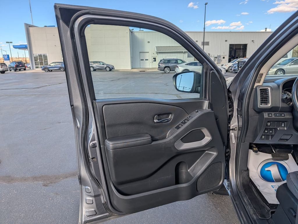 2024 Nissan Frontier SV 4X4
