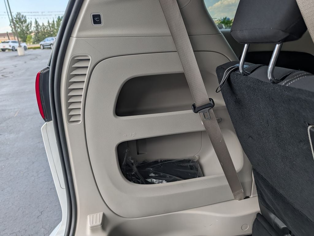 2024 Chrysler Voyager LX