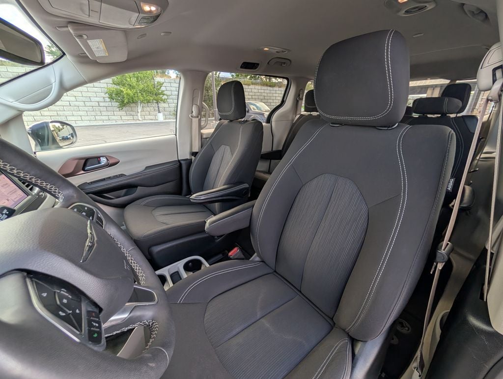 2024 Chrysler Voyager LX
