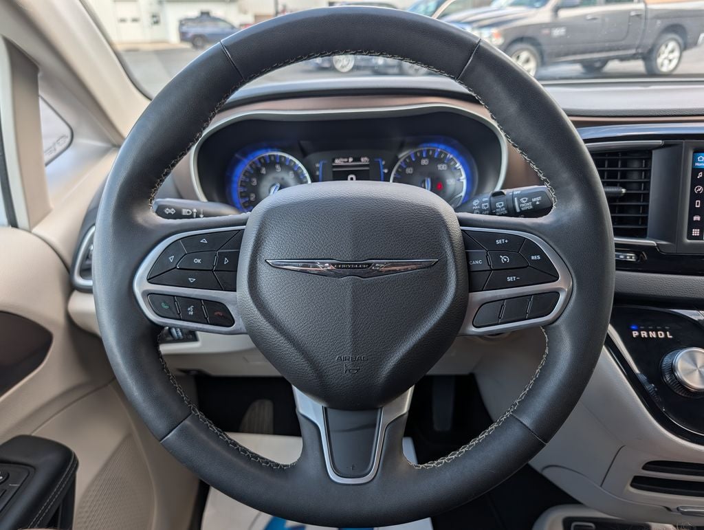 2024 Chrysler Voyager LX