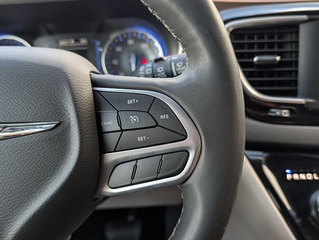 2024 Chrysler Voyager LX