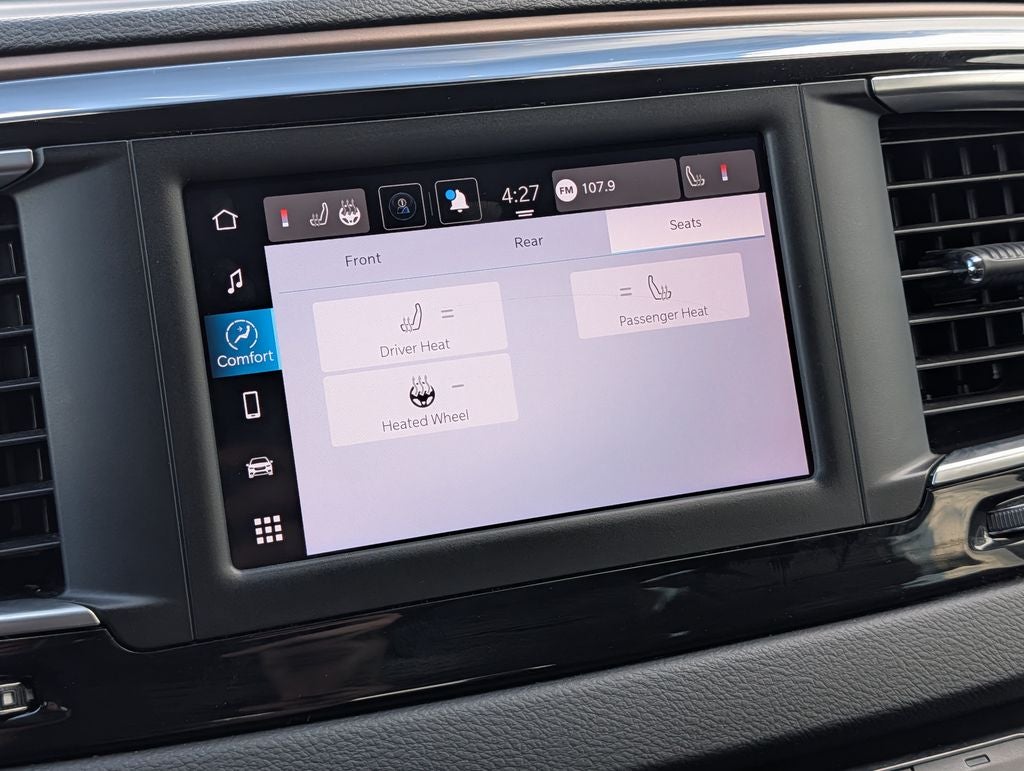 2024 Chrysler Voyager LX
