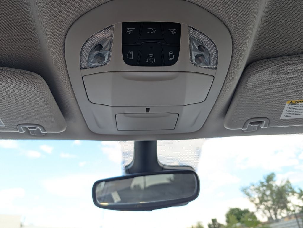 2024 Chrysler Voyager LX