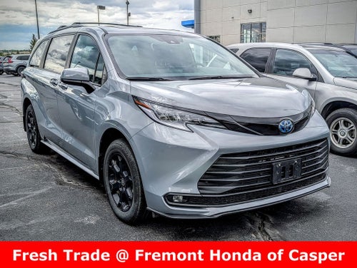 2025 Toyota Sienna Woodland Edition