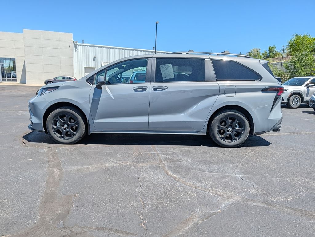 2025 Toyota Sienna Woodland Edition