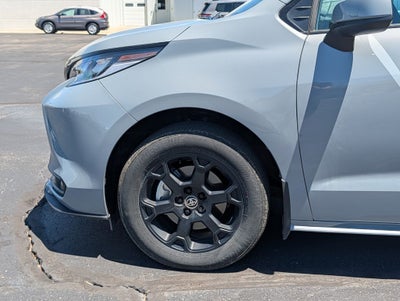 2025 Toyota Sienna Woodland Edition