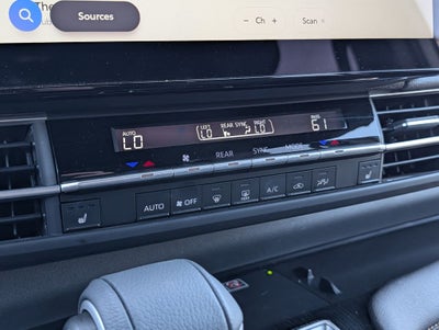 2025 Toyota Sienna Woodland Edition
