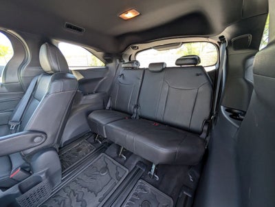 2025 Toyota Sienna Woodland Edition