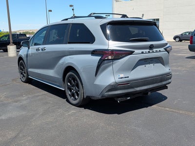2025 Toyota Sienna Woodland Edition