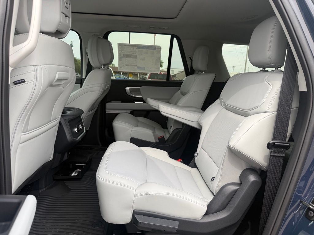 2027 Ford Expedition Max Platinum 30th Anniversary Pkg