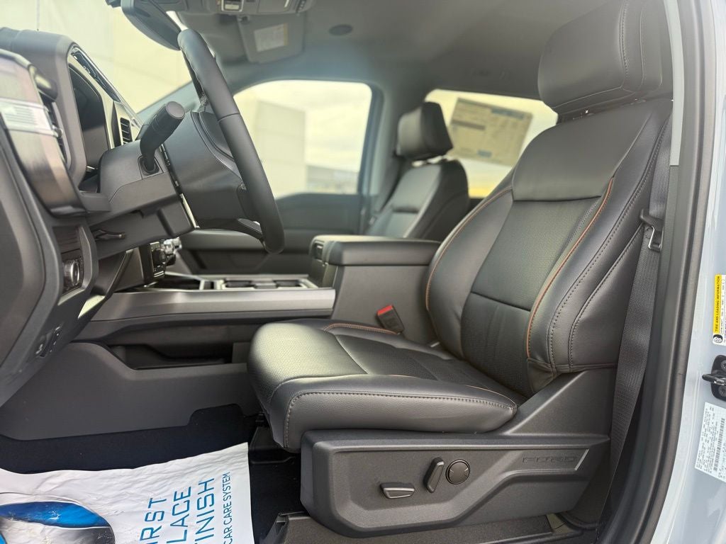 2026 Ford F-350SD Lariat Black Appearance Pkg