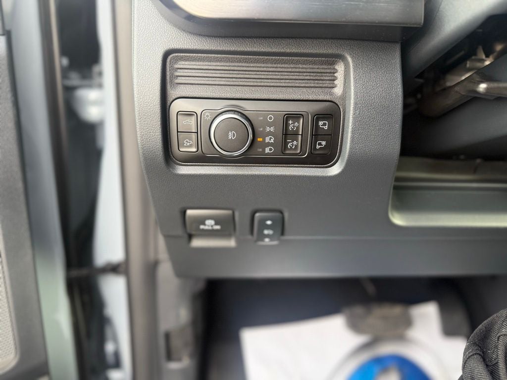 2026 Ford F-350SD Lariat Black Appearance Pkg