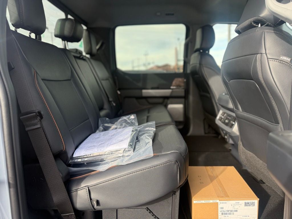 2026 Ford F-350SD Lariat Black Appearance Pkg