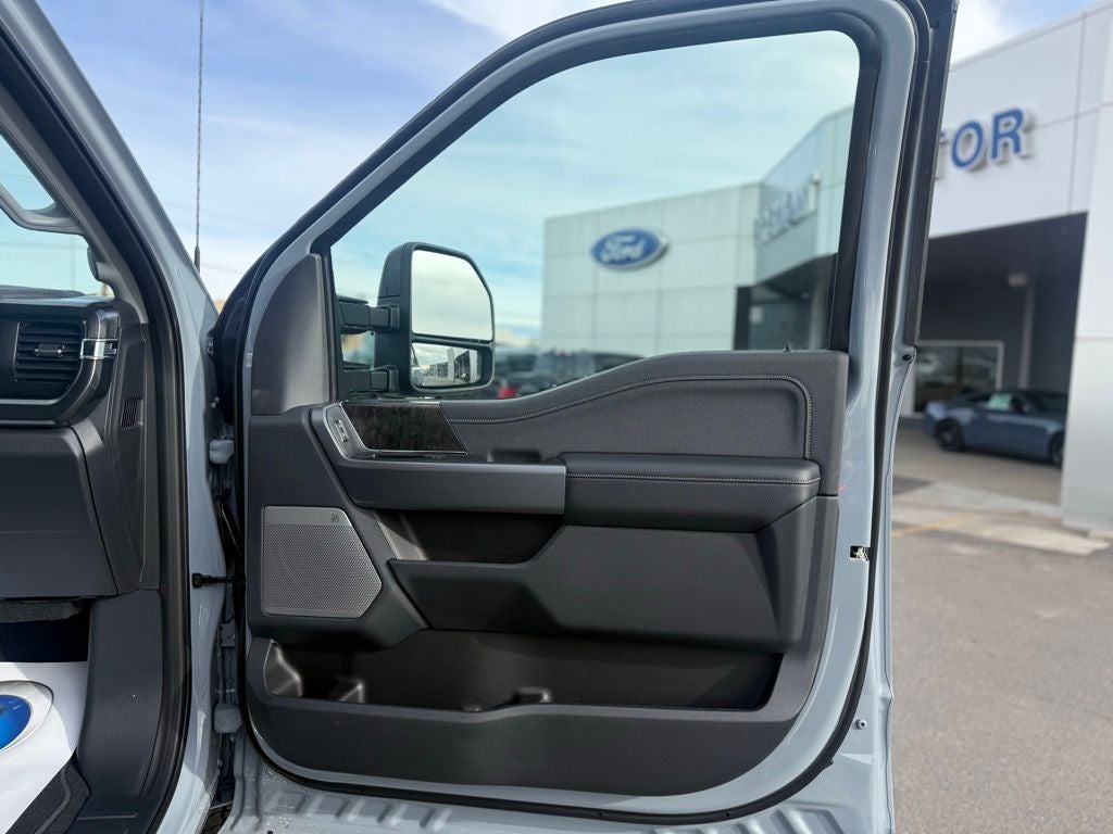 2026 Ford F-350SD Lariat Black Appearance Pkg