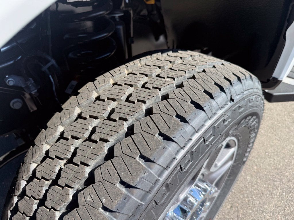 2027 Ford F-350SD Lariat
