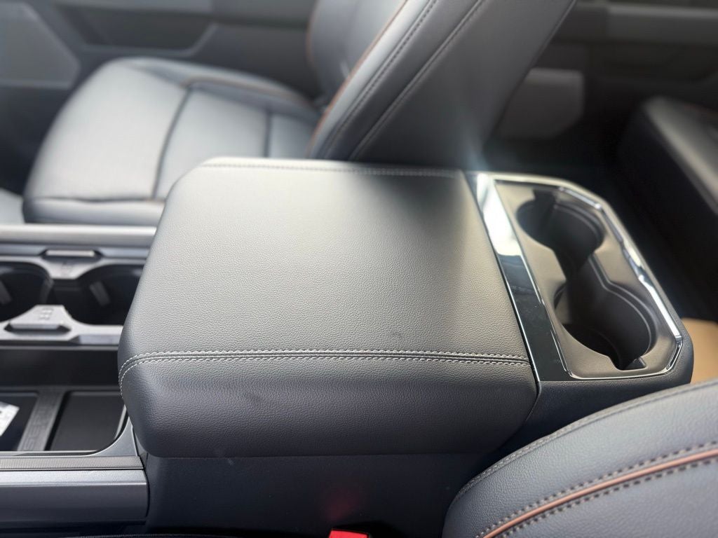 2026 Ford F-350SD Lariat Black Appearance Pkg