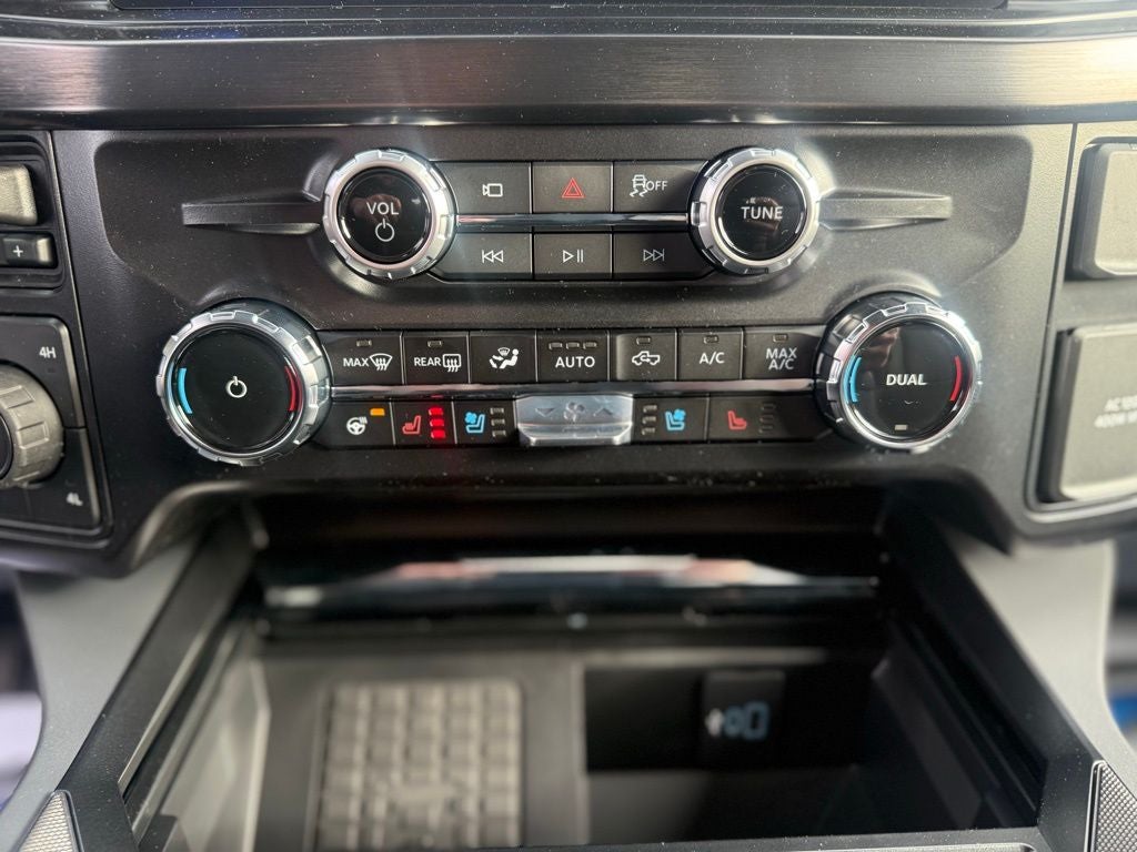 2026 Ford F-350SD Lariat Black Appearance Pkg