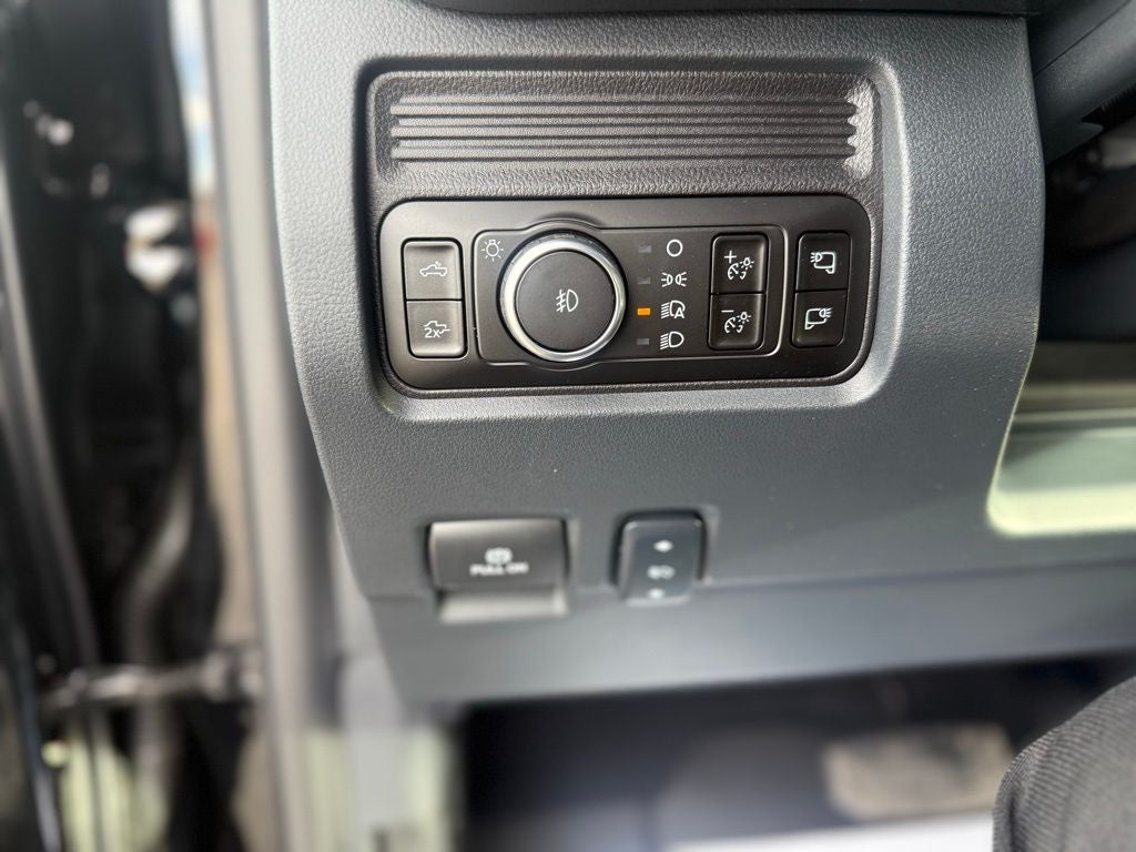 2026 Ford F-350SD Lariat Black Appearance Pkg