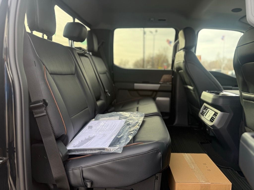 2026 Ford F-350SD Lariat Black Appearance Pkg