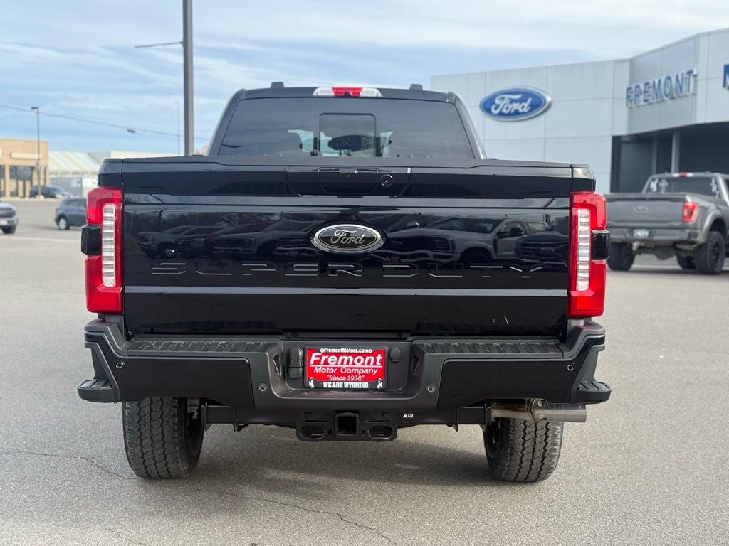 2026 Ford F-350SD Lariat Black Appearance Pkg